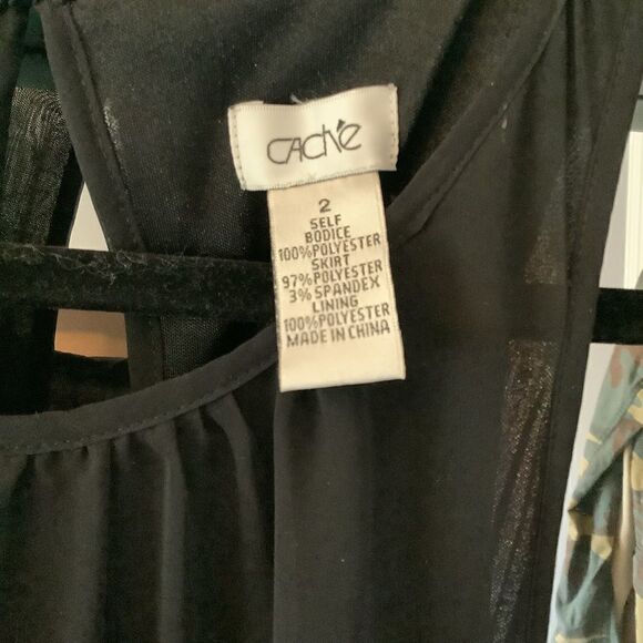 Cache Flapper Style Sequined Dress. - Picture 4 of 7